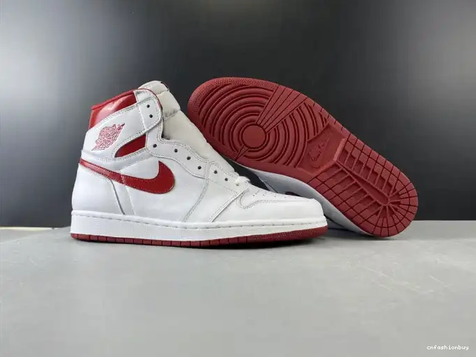 555088-103 Metallic Jordan (2017) 1 Red Retro Air 0527